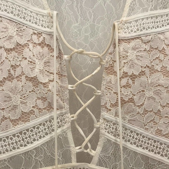 Express Dress Womens 6 Ivory Lace Semi Sheer Cut Out Deep V Neck Lace Mini Boho - Picture 5 of 12